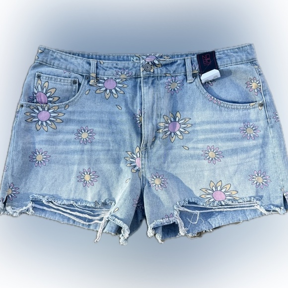 No Boundaries Pants - No Boundaries Floral Light Blue Jean Shorts